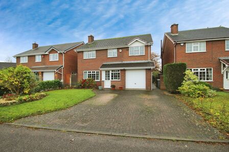 4 bedroom Detached House to rent