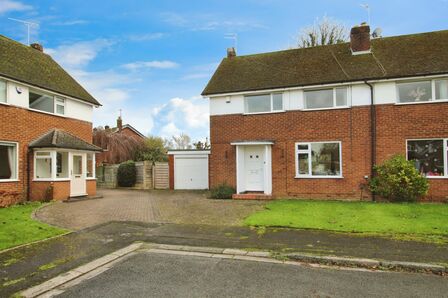 Willow Drive, 3 bedroom Semi Detached House to rent, £1,400 pcm