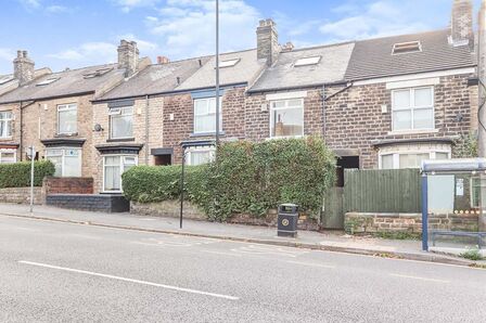 City Road, 3 bedroom Mid Terrace House to rent, £850 pcm