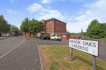 Manor Oaks Gardens, 2 bedroom  Flat to rent, £700 pcm