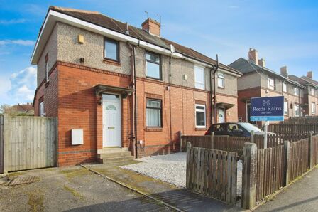 Fishponds Road, 2 bedroom Semi Detached House for sale, £100,000