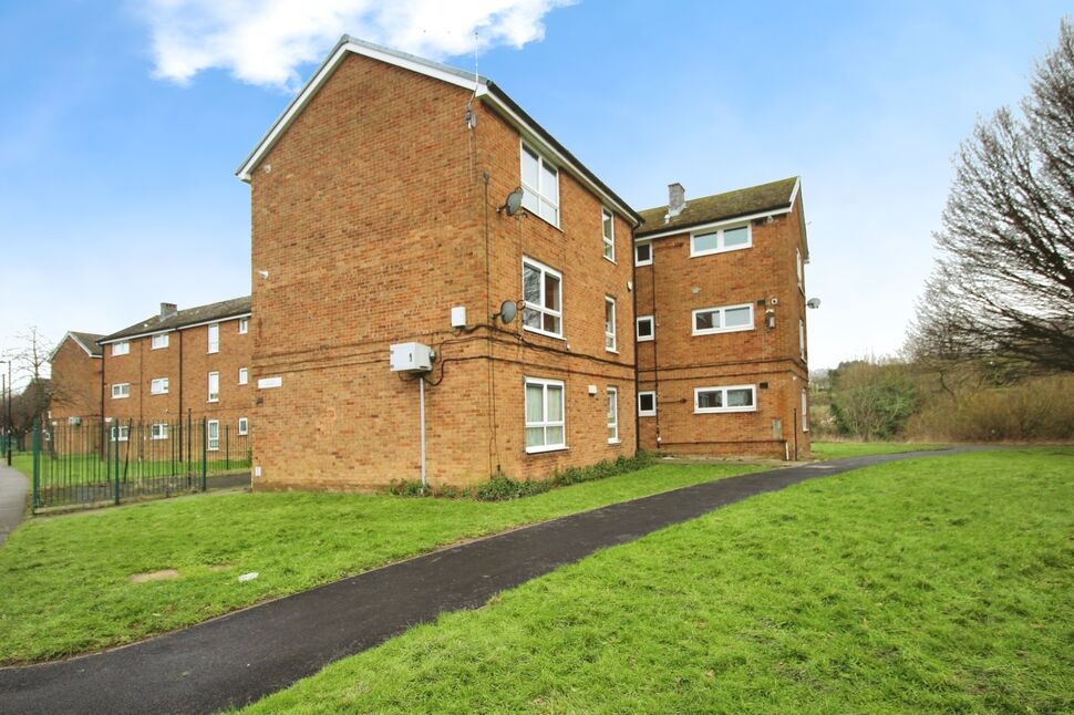 Main image of 1 bedroom  Flat for sale, Batemoor Road, Sheffield, South Yorkshire, S8