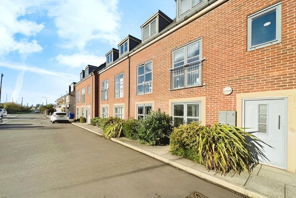 Main image of 1 bedroom Detached Flat for sale, White Lane, Sheffield, South Yorkshire, S12