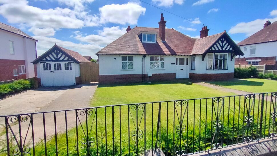 Main image of 3 bedroom Detached Bungalow for sale, Rhosnesni Lane, Wrexham, LL12