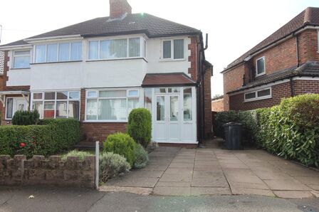 3 bedroom Semi Detached House to rent