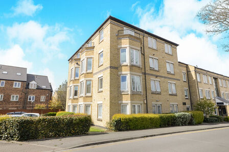 Olympian Court, 2 bedroom  Flat to rent, £1,350 pcm