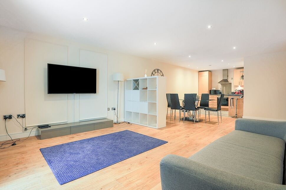 Open Plan Living Room / Kitchen