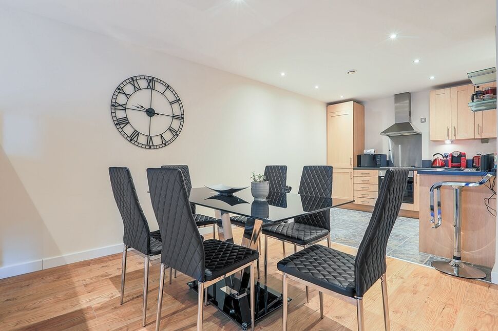 Open Plan Living Room / Kitchen