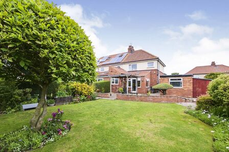 Myrtle Avenue, 3 bedroom Semi Detached House for sale, £450,000