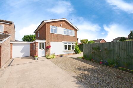 Bad Bargain Lane, 3 bedroom Detached House for sale, £475,000