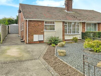 Woodland Way, 3 bedroom Semi Detached Bungalow for sale, £295,000