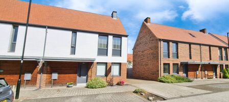 Seebohm Mews, 3 bedroom Mid Terrace House for sale, £340,000