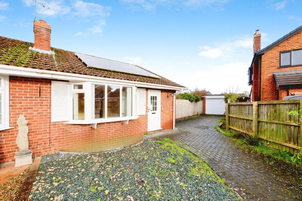 2 bedroom Semi Detached Bungalow for sale