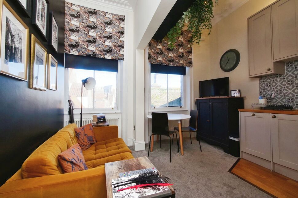 Main image of 1 bedroom  Flat for sale, Pavement, York, North Yorkshire, YO1